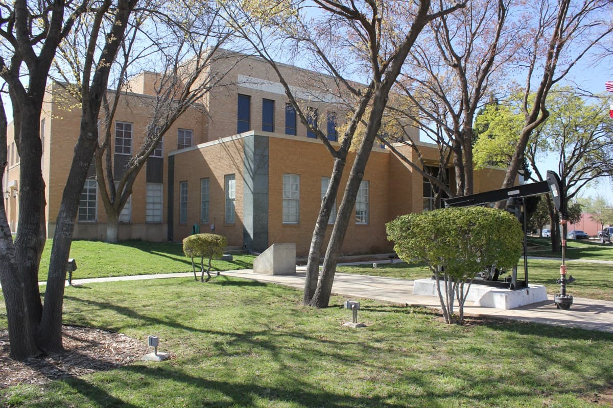 Andrews County Courthouse, Andrews, Texas.